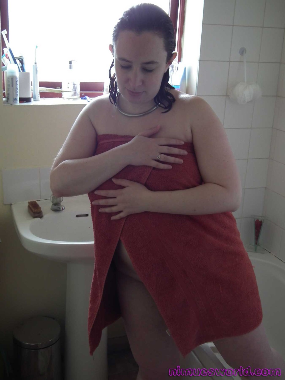 Showering amateur babe Nimues voyeur and sneak peeks at chubby english girl wash #75512262
