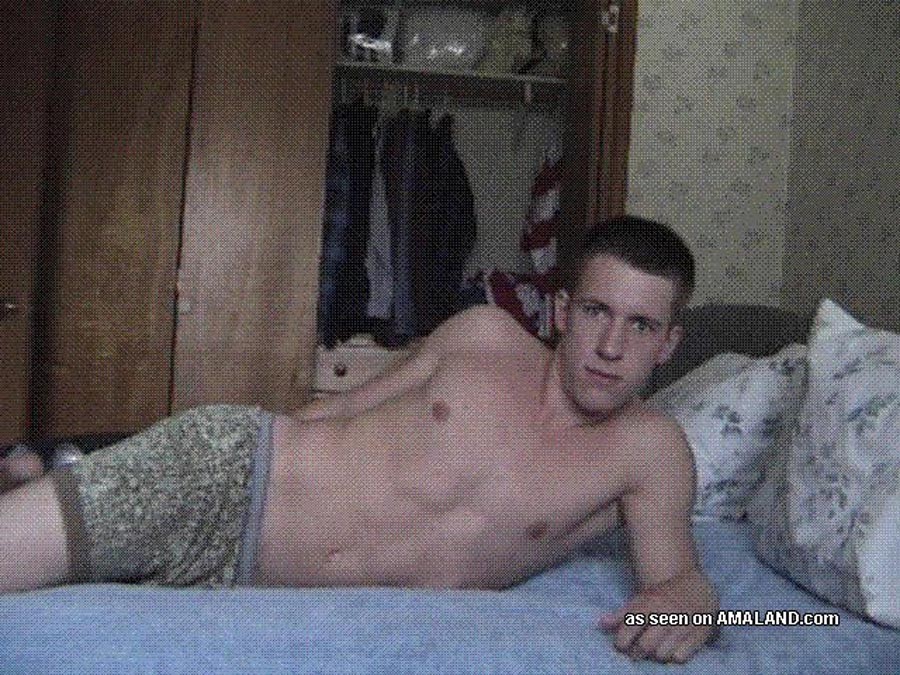 Ripped hunk jerks and cums on the bed #76941546