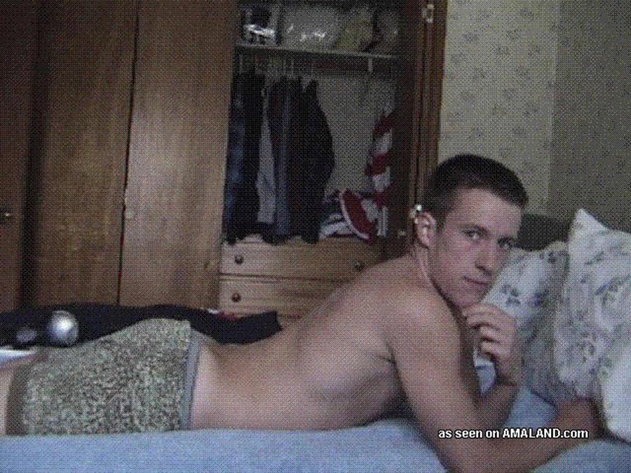 Ripped hunk jerks and cums on the bed #76941552