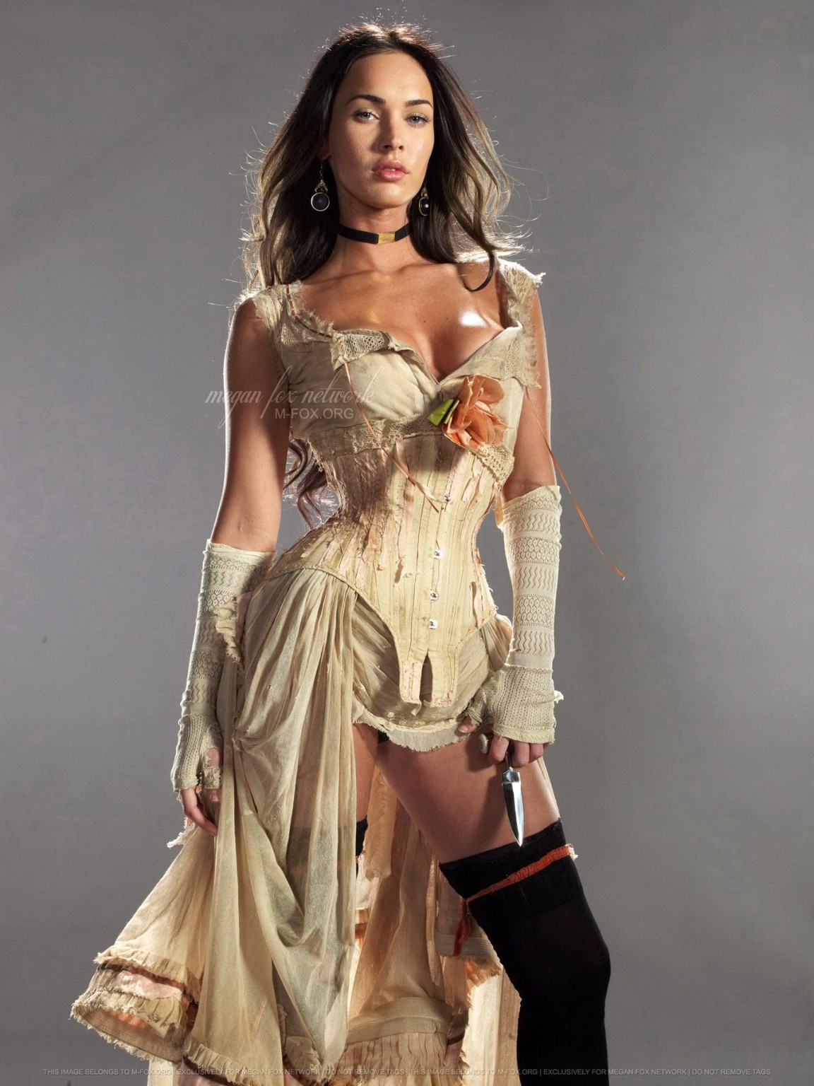 Megan Fox che mostra la sua scollatura della figa in promos di jonah hex
 #75215518