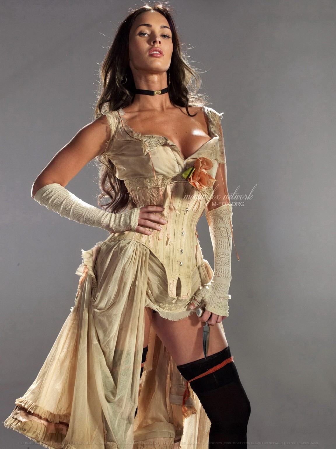 Megan Fox che mostra la sua scollatura della figa in promos di jonah hex
 #75215522