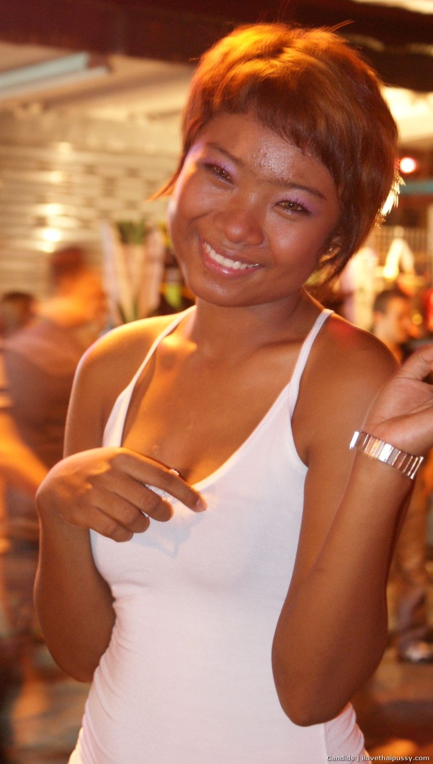 タイの売春婦がコンドームなしの素手で、スウェーデン人の観光客のアジア人に犯される
 #68345717