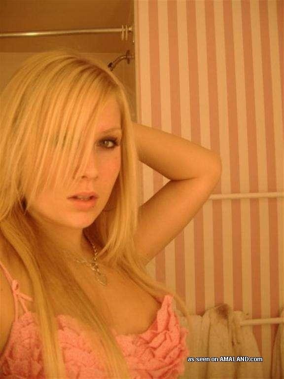 Heiße süße emo Amateur blonde Honig camwhoring
 #68163339