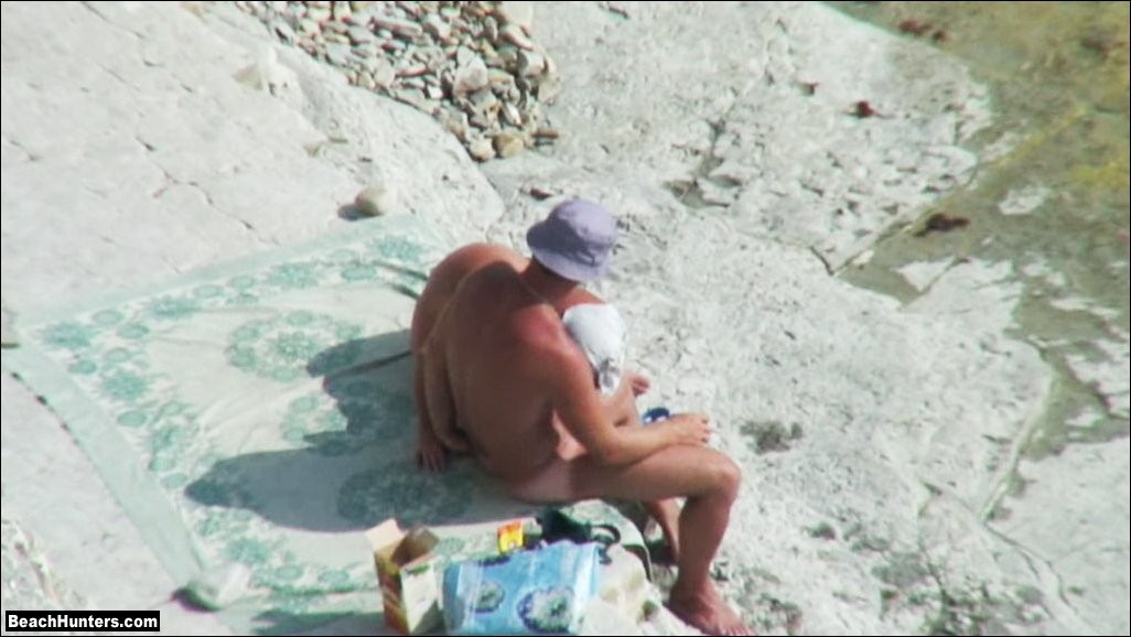 Hardcore Action an einem Strand
 #72314358