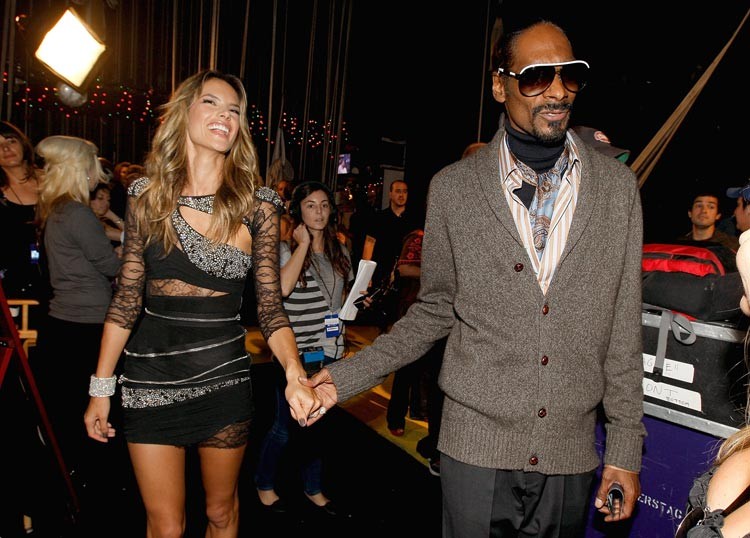 Alessandra ambrosio heißer Arsch in knappsten Tangas
 #75377926