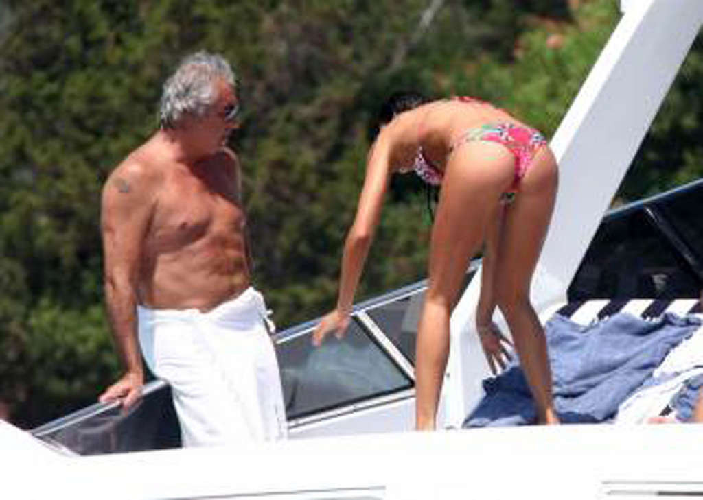 Elisabetta Gregoraci showing her great ass and sexy body in bikini #75360767