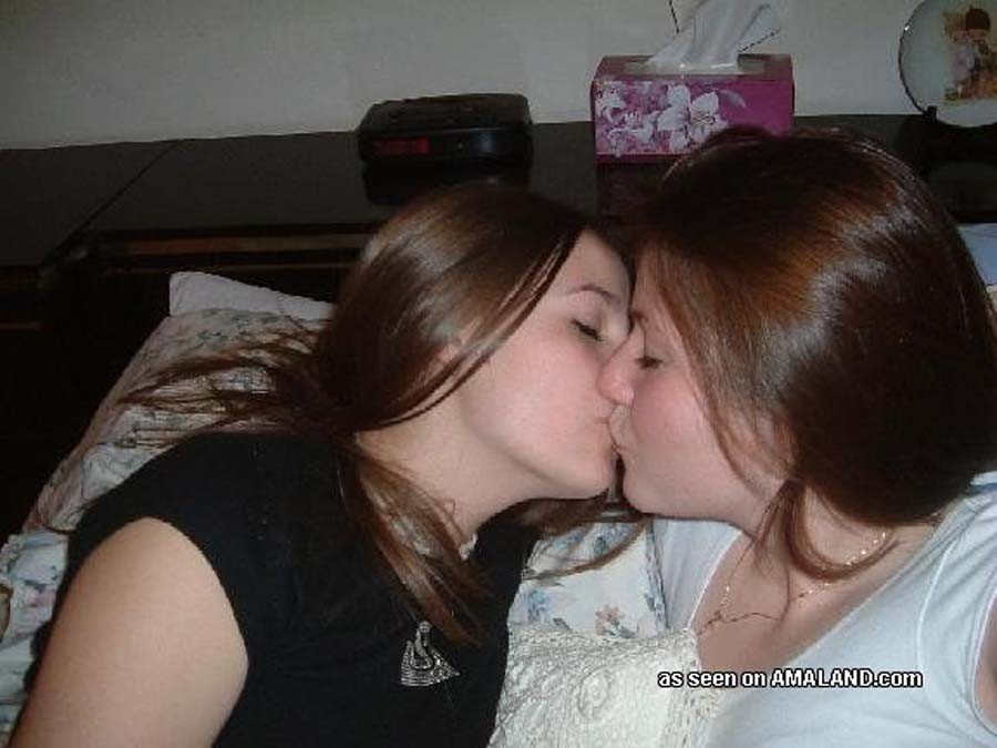 Compilazione di foto di lesbiche amatoriali arrapate con le labbra
 #67336454
