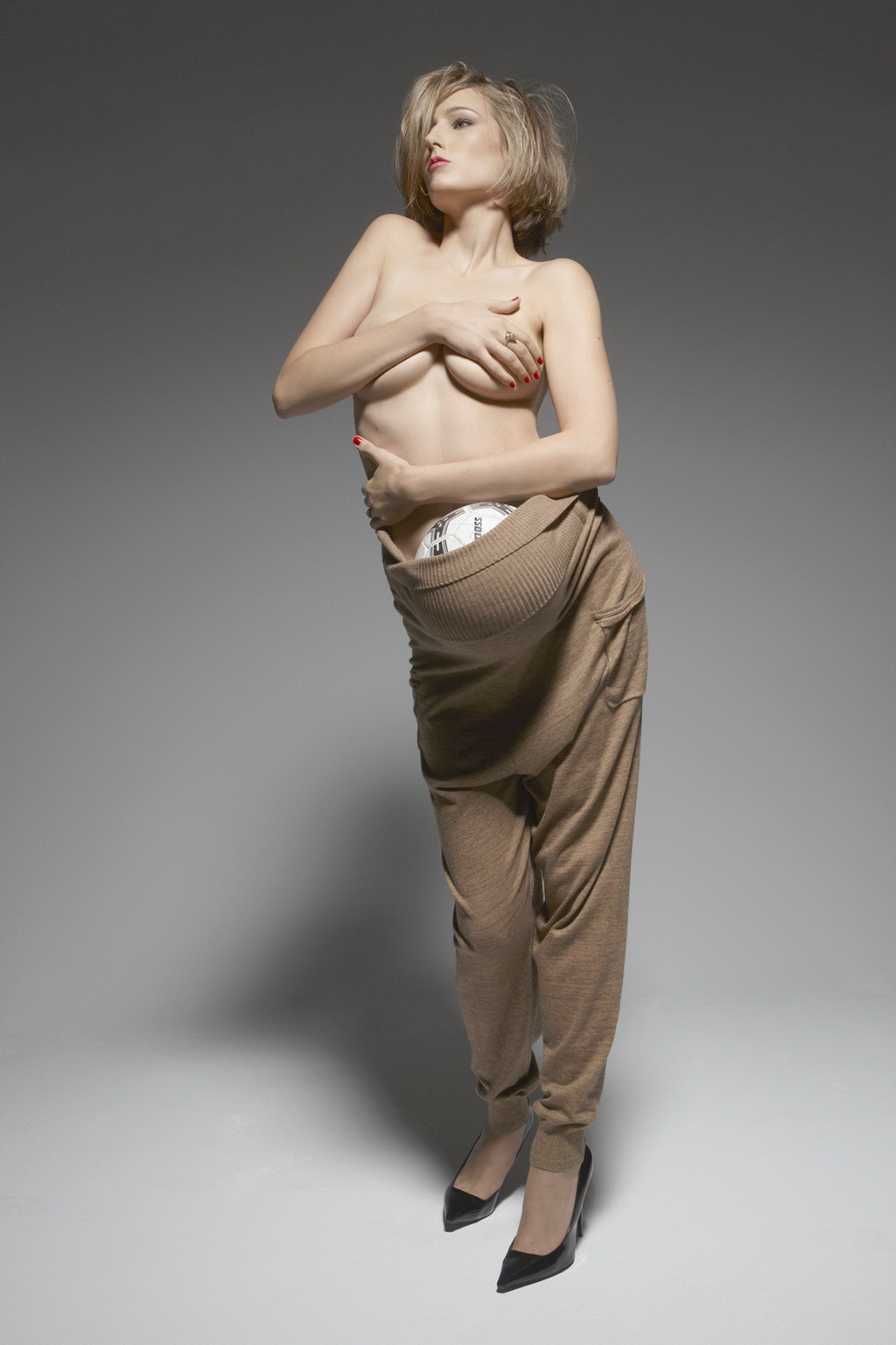 Leelee Sobieski topless but hiding her boobs for 'I Love You' magazine photoshoo #75305340