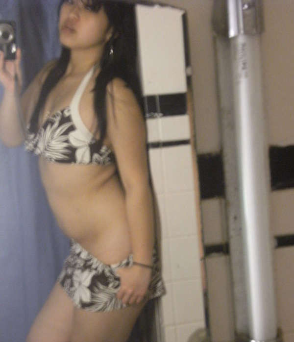 Recueil de photos d'une nana chinoise chaude en train de se prostituer
 #69902058