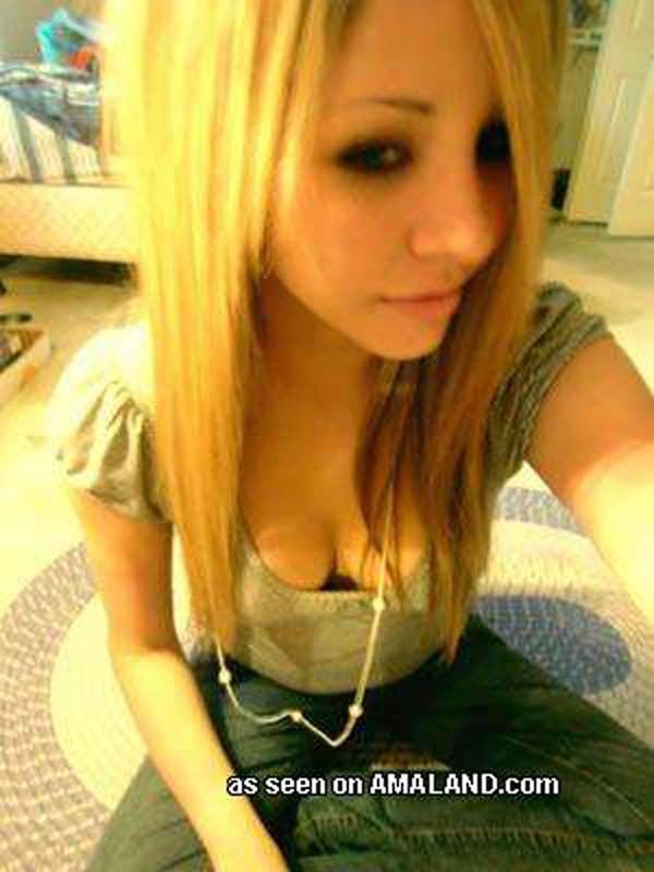 Collection of rocker chicks' nice and hot selfpics #75706835