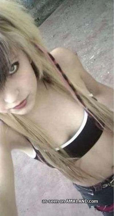 Collection of rocker chicks' nice and hot selfpics #75706902