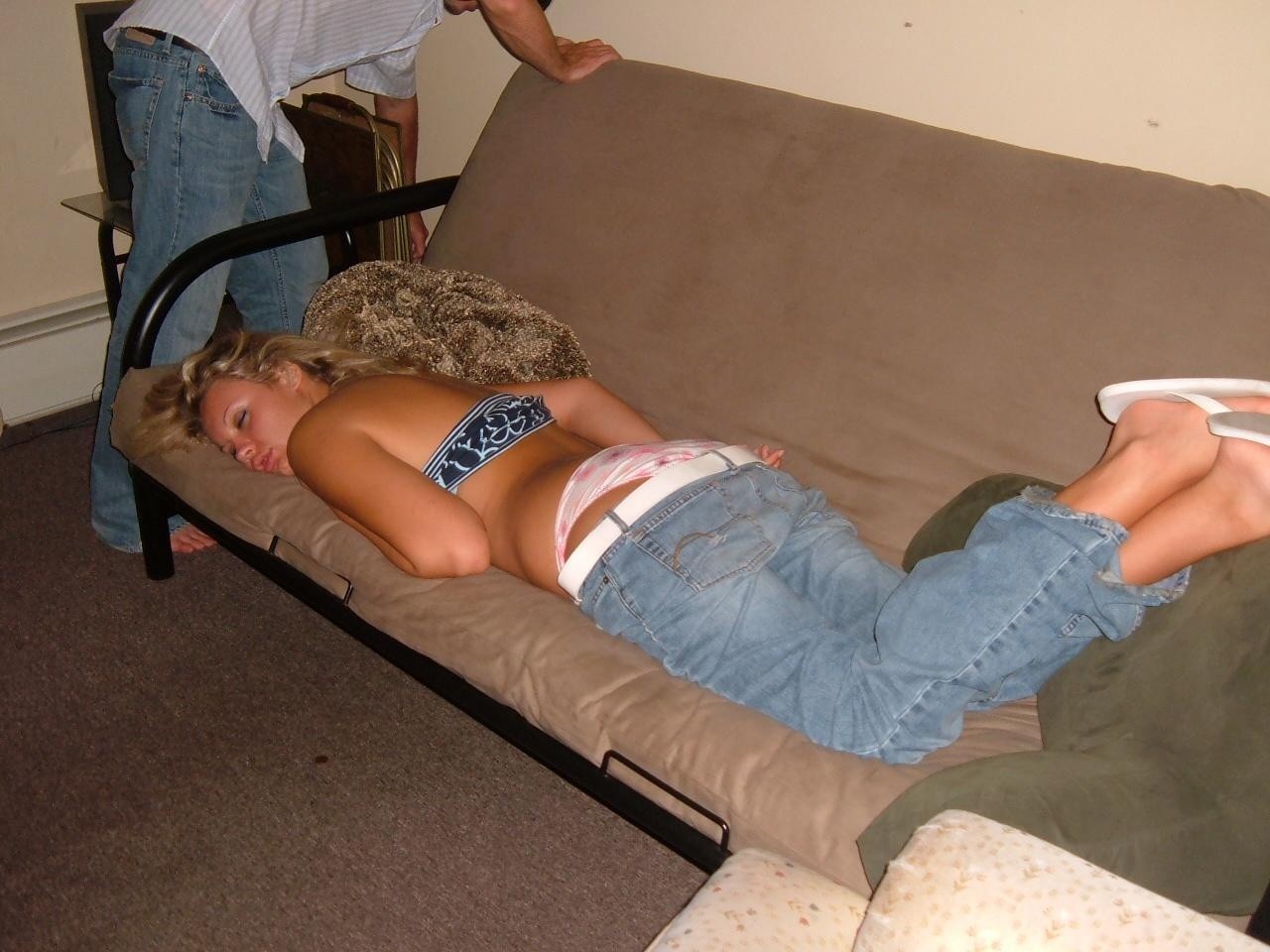 Drunk girls passed out and naked at parties Porn Pictures, XXX Photos, Sex Images #3313698