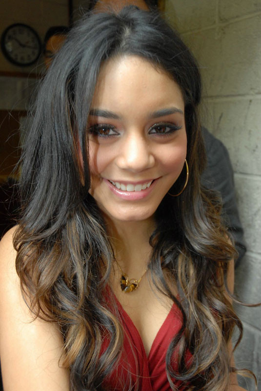Celeb Vanessa Hudgens showing naked body and pussy #75400426