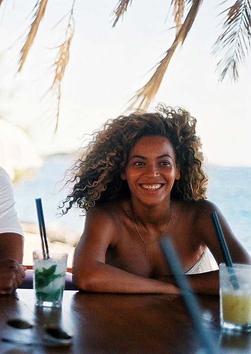 Beyonce knowles、プライベート写真でセクシーなビキニボディを露出
 #75267486