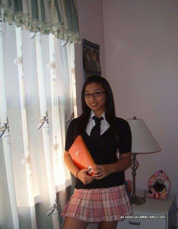 Gorgeous homemade Asian teen girlfriend teases and sucks cock #69934767