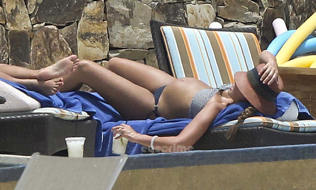 Jessica Alba exposing sexy body and huge boobs in bikini on pool #75304397