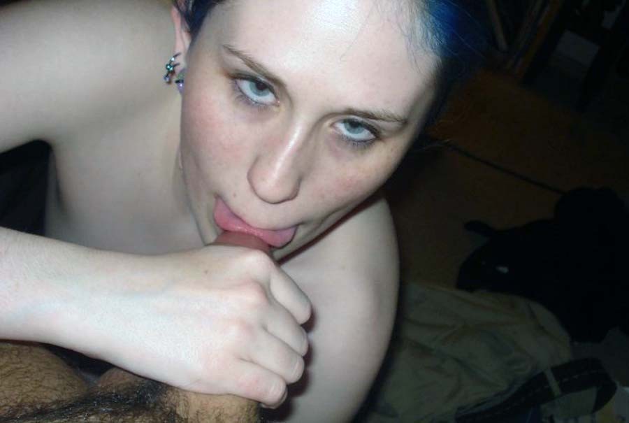 Novias salvajes chupando pollas
 #68123459