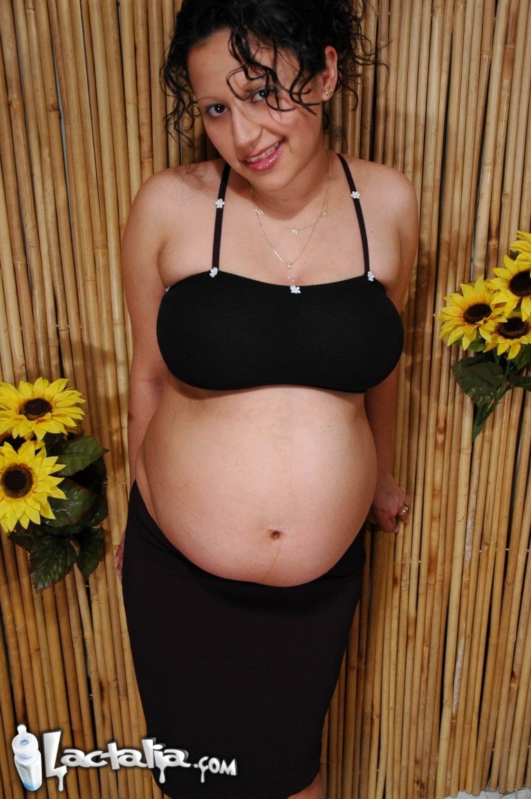 妊娠中のラティーナの天然巨乳
 #76494222
