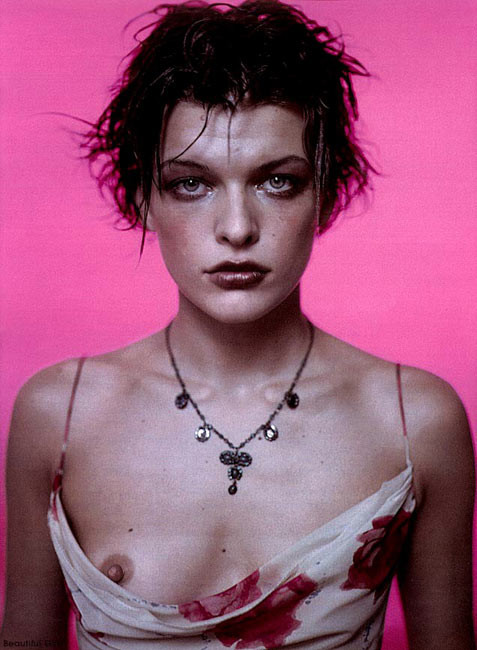 Celebridad milla jovovich mostrando tetas desnudas
 #75427808