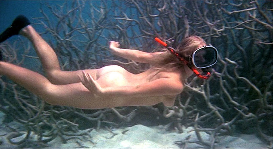 Helen Mirren esponendo le sue grandi tette il suo bel culo e la sua figa in tappi di film nudo
 #75384357