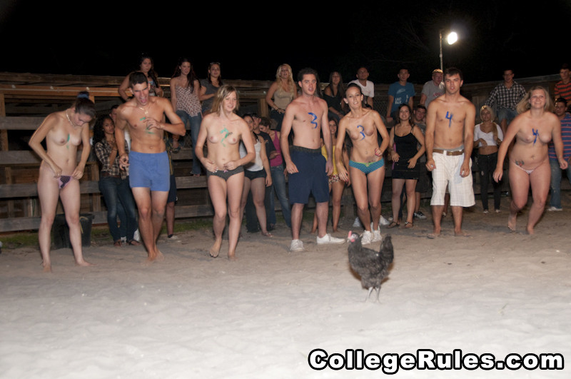 Geile Teenie-Schülerinnen
 #74590502