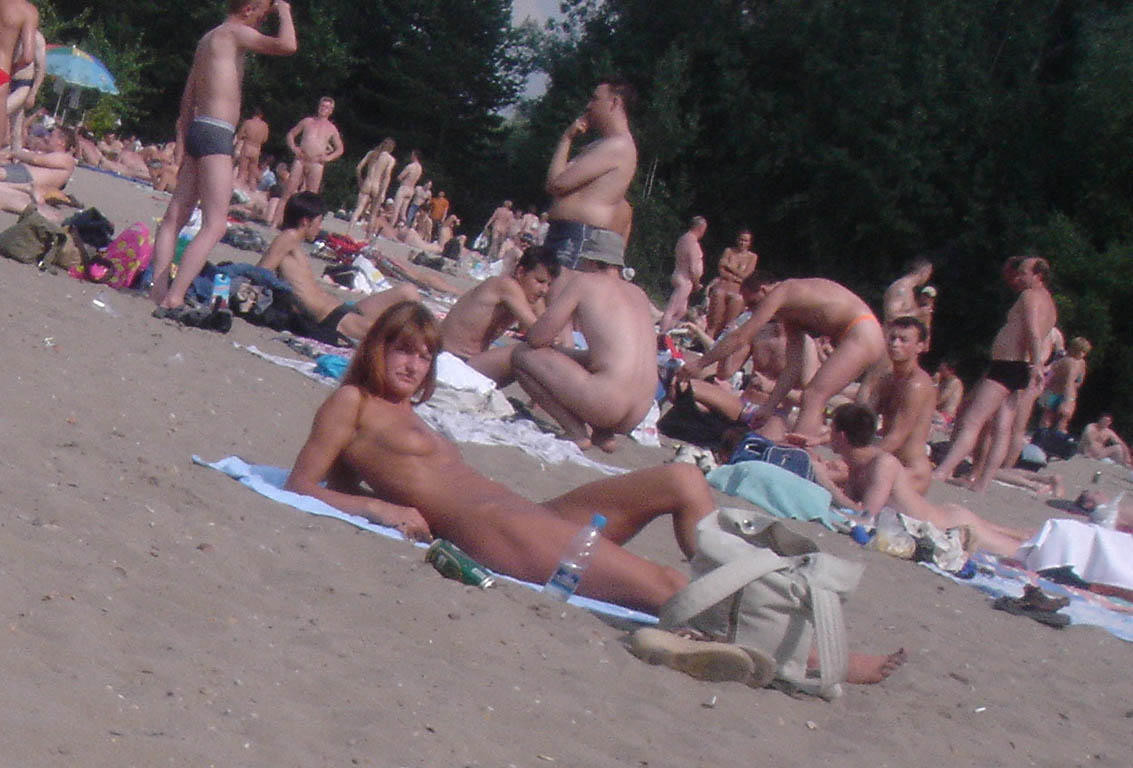 Avertissement - photos et vidéos de nudistes réels et incroyables
 #72268347