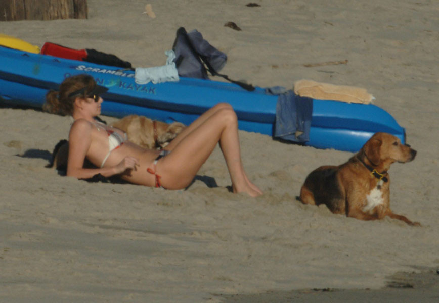 Charlize Theron show hairy pussy and beach paparazzi pictures #75437941