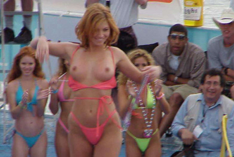 Drunk amateur girlfriends partying and flashing #76397855