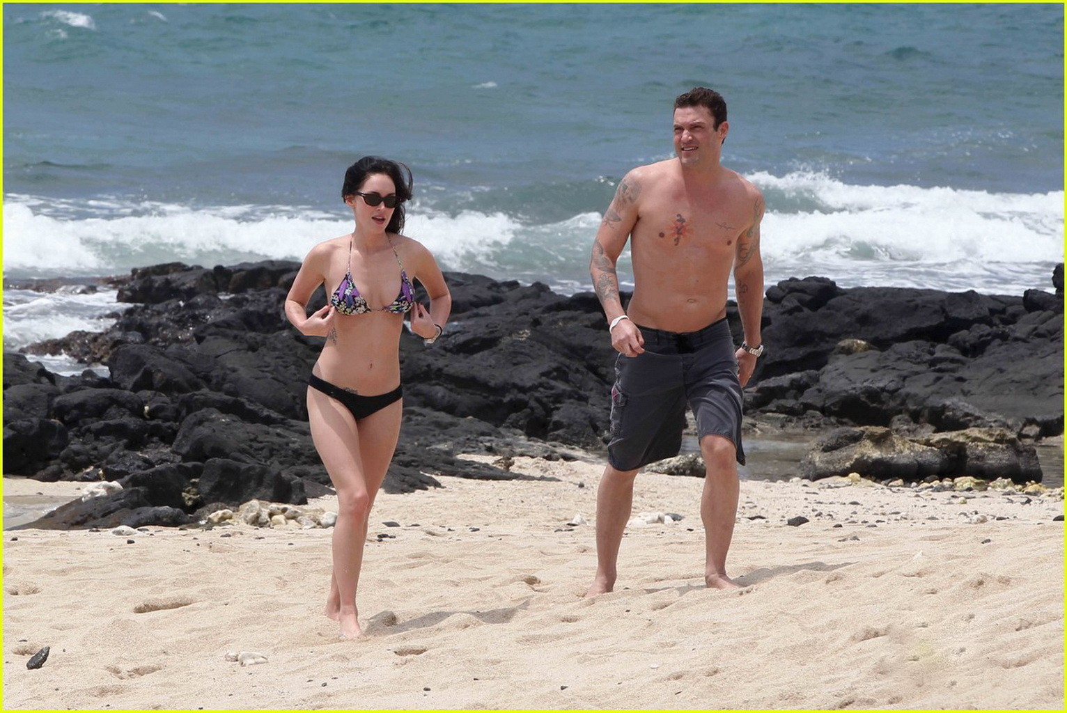 Megan fox exhibant son corps en bikini sur une plage hawaïenne
 #75299450