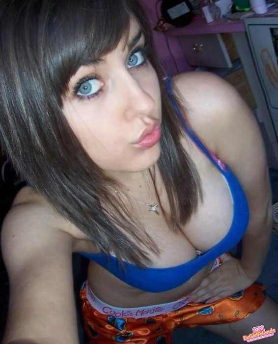 Big titty chill
 #77570441