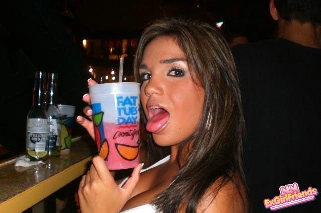 Big titty chill
 #77570444