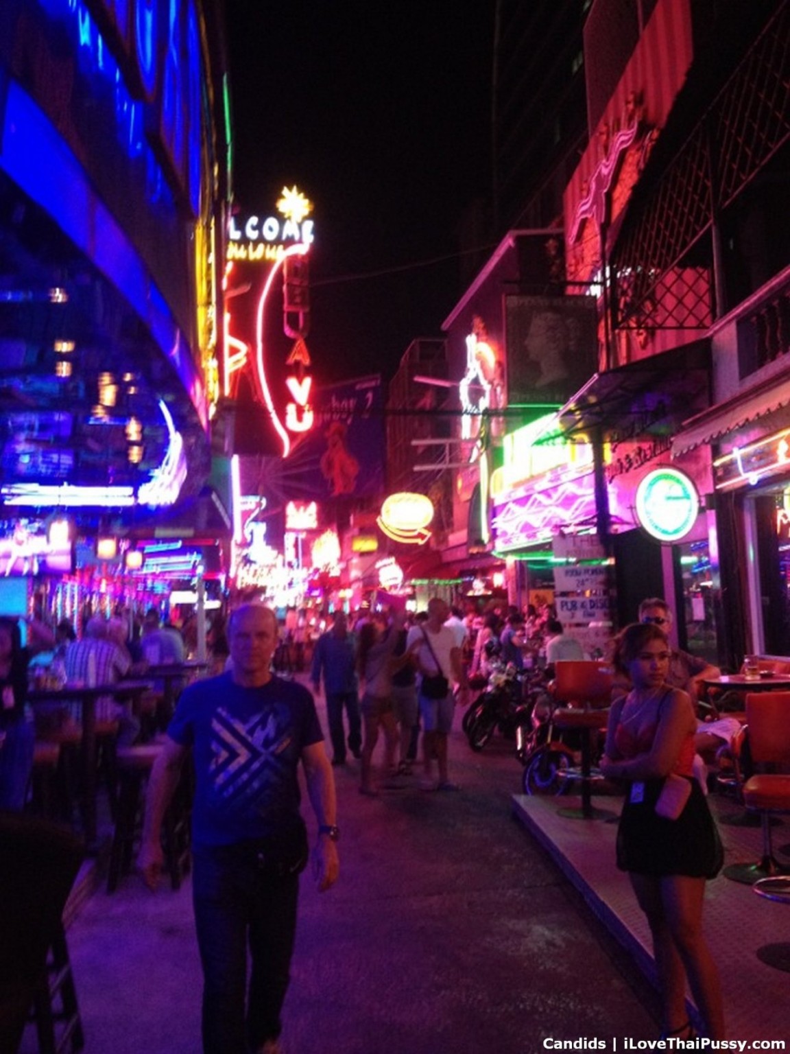 Sextourist Tricks heiße thailändische Hure Bareback kein Kondom Sex asiatische Babe
 #67671374