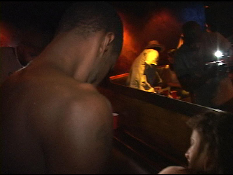 Los colegiales encuentran a sus compañeros de sexo.
 #78901853