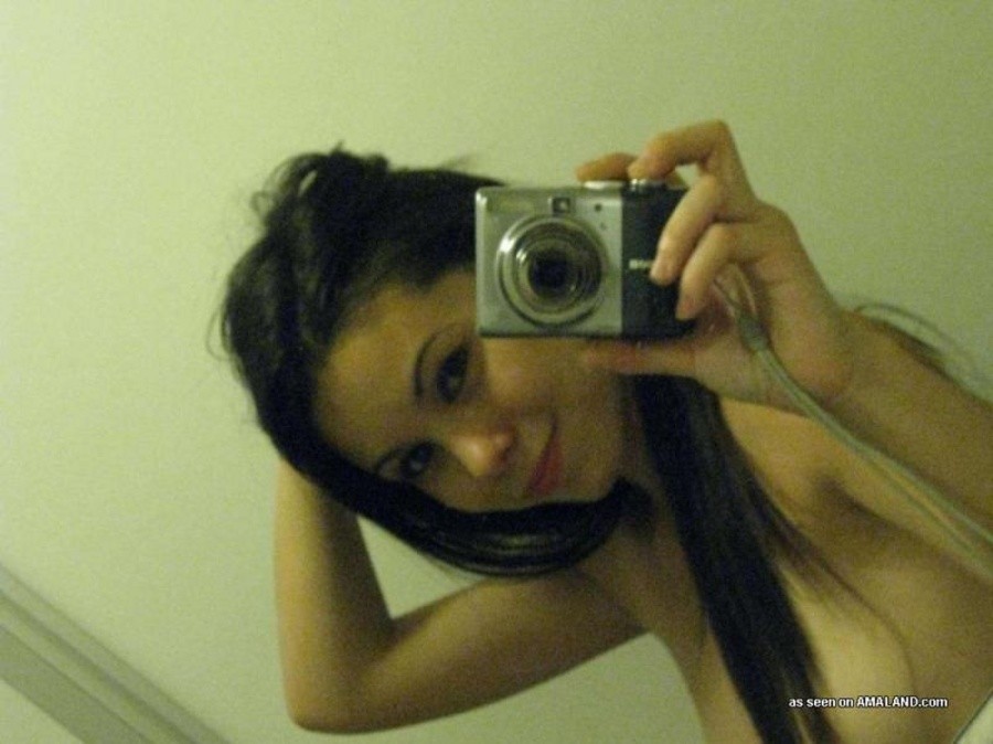 Collection of an amateur babe camwhoring in the bath #67240333