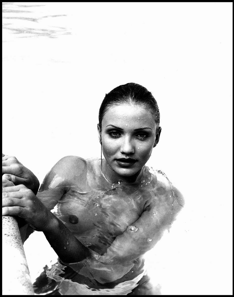Cameron Diaz nice wet nude tits in the pool #75394613