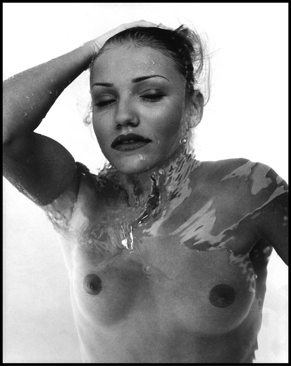 Cameron Diaz nice wet nude tits in the pool #75394616
