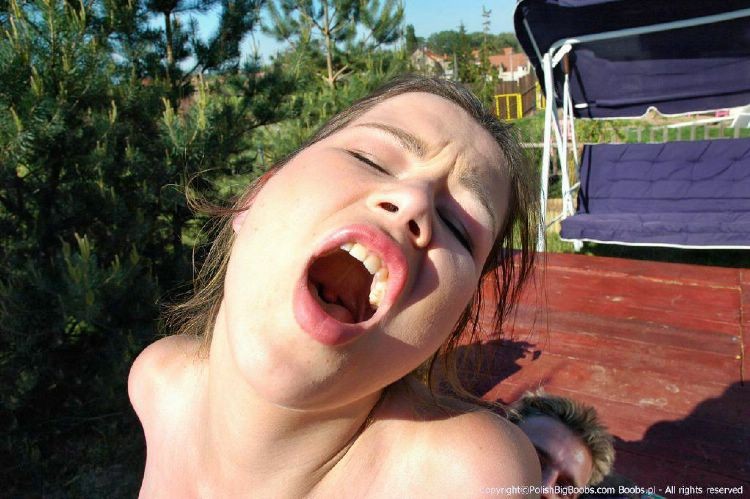 Chica polaca con enormes tetas follando duro al aire libre
 #74928363