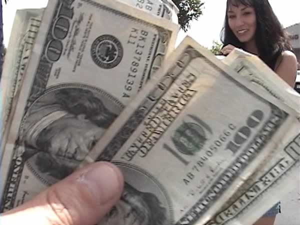 Chica caliente complaciendo a una polla enorme
 #78589298