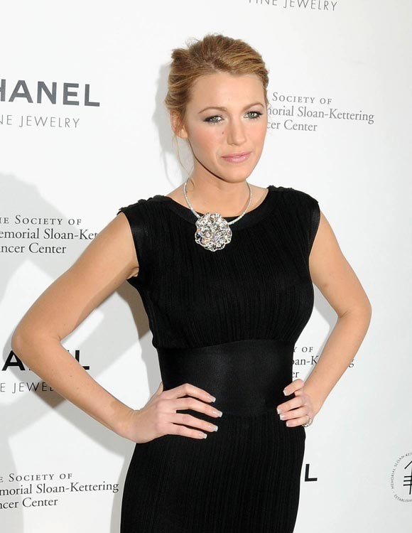 Blake Lively showing ample cleavage in sexy dress #75375032