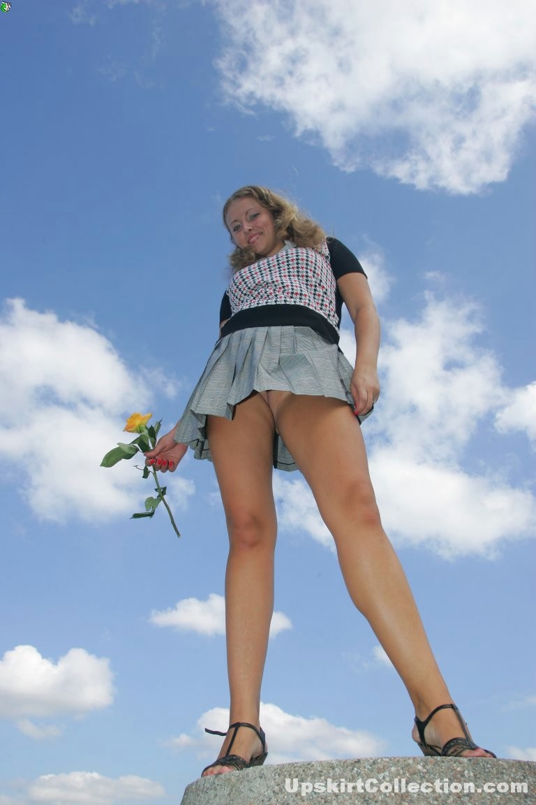 Cute bimbo?s slits willingly demonstrated from behind #73178785