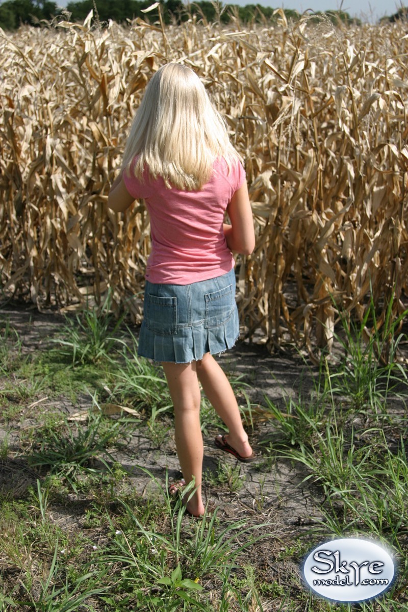Blonde amateur teen tease hiding in corn field #67228658