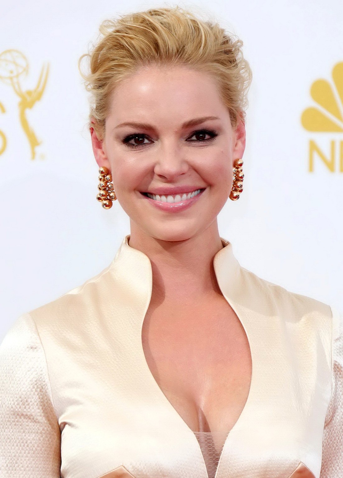 Katherine heigl mostrando un enorme escote en la 66ª edición de los premios primetime emmy i
 #75187871