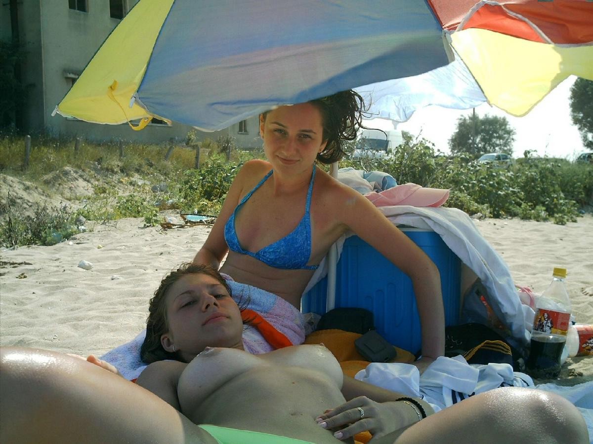 Amateure nackt am öffentlichen Strand
 #72316405