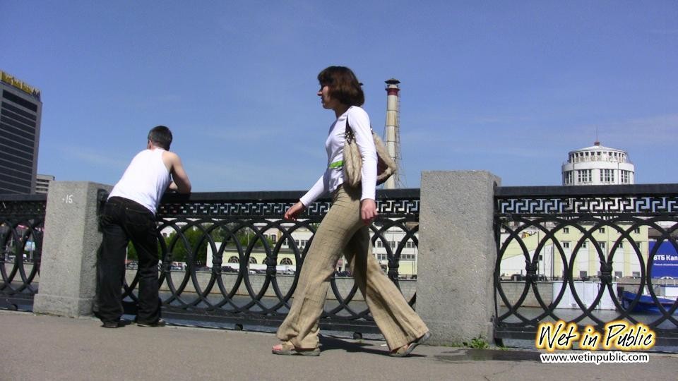 Amateur pisser relaxes too soon and wets her pants on an embankment #73239332