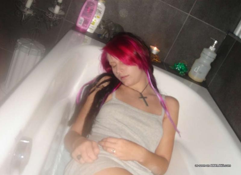 Sexy wild emo hottie gets naked in a tub #67217088