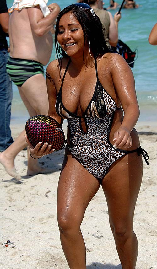 Nicole Snooki Polizzi sexy upskirt and bikini paparazzi photos #75283905