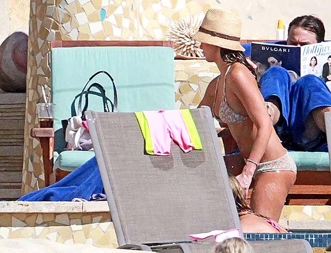 Jessica Alba very sexy and hot bikini paparazzi photos on pool #75277276