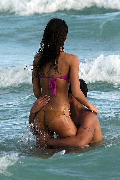 Jessica Alba very sexy and hot bikini paparazzi photos on pool #75277337