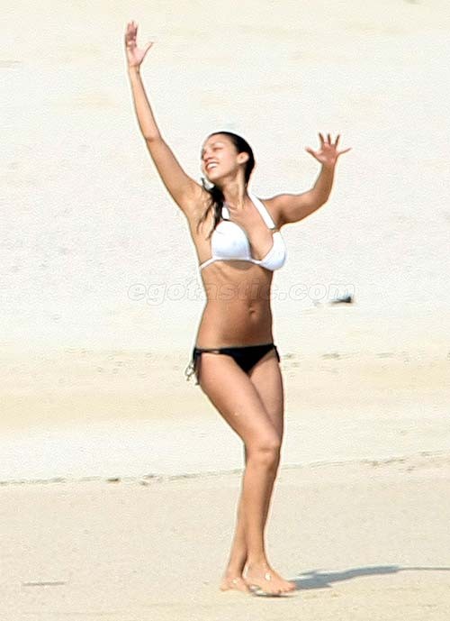 Jessica Alba very sexy and hot bikini paparazzi photos on pool #75277351