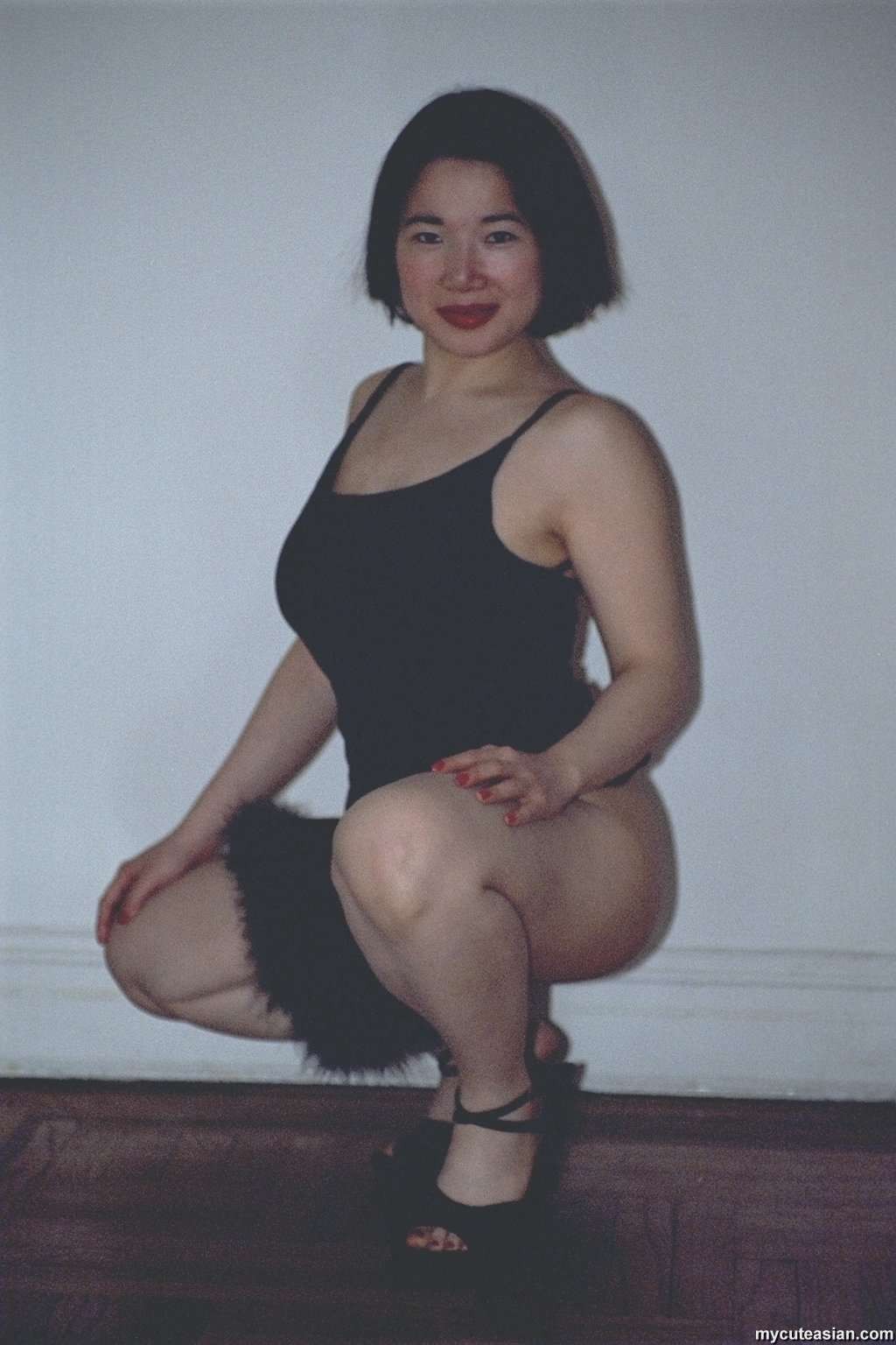 Foto della mia sexy moglie giapponese che posa nuda
 #69996971